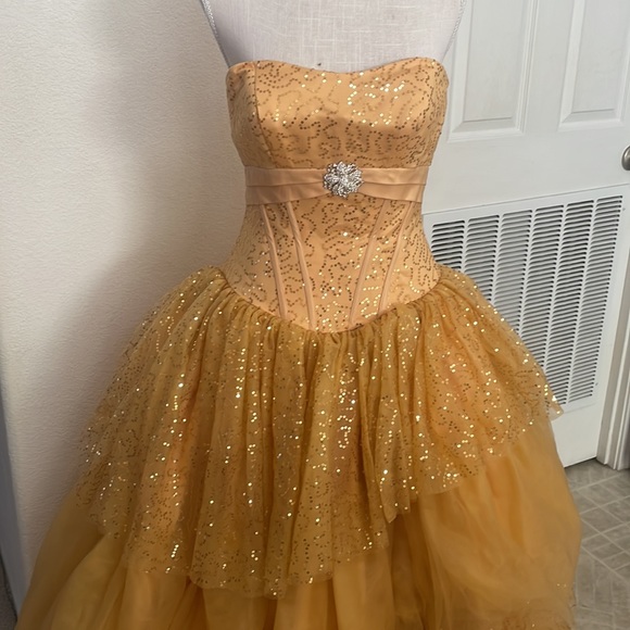 da Vinci Dresses & Skirts - Princess Barbiecore Ballgown Party PROM Bridal  Carnival Pageant Homecoming Tull